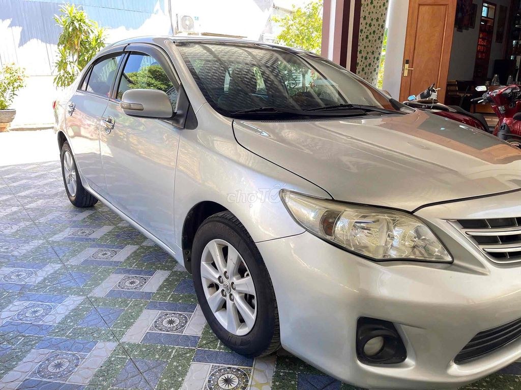 Toyota Corolla Altis 2011 - ảnh 2