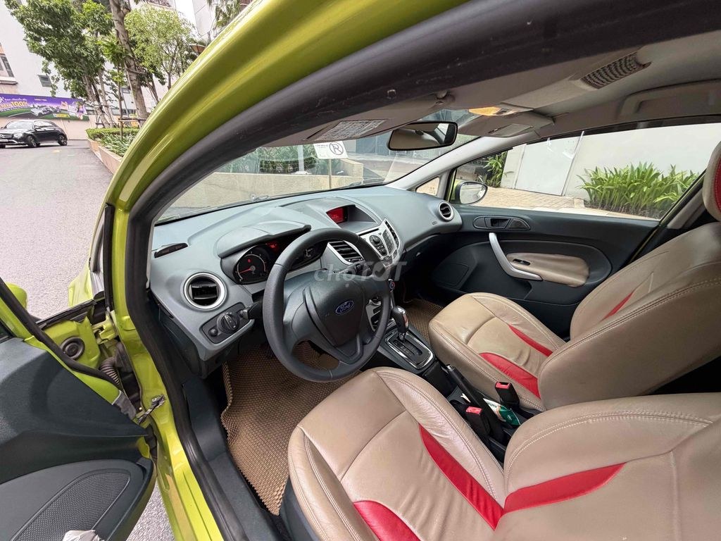 Ford Fiesta 2012 - ảnh 2