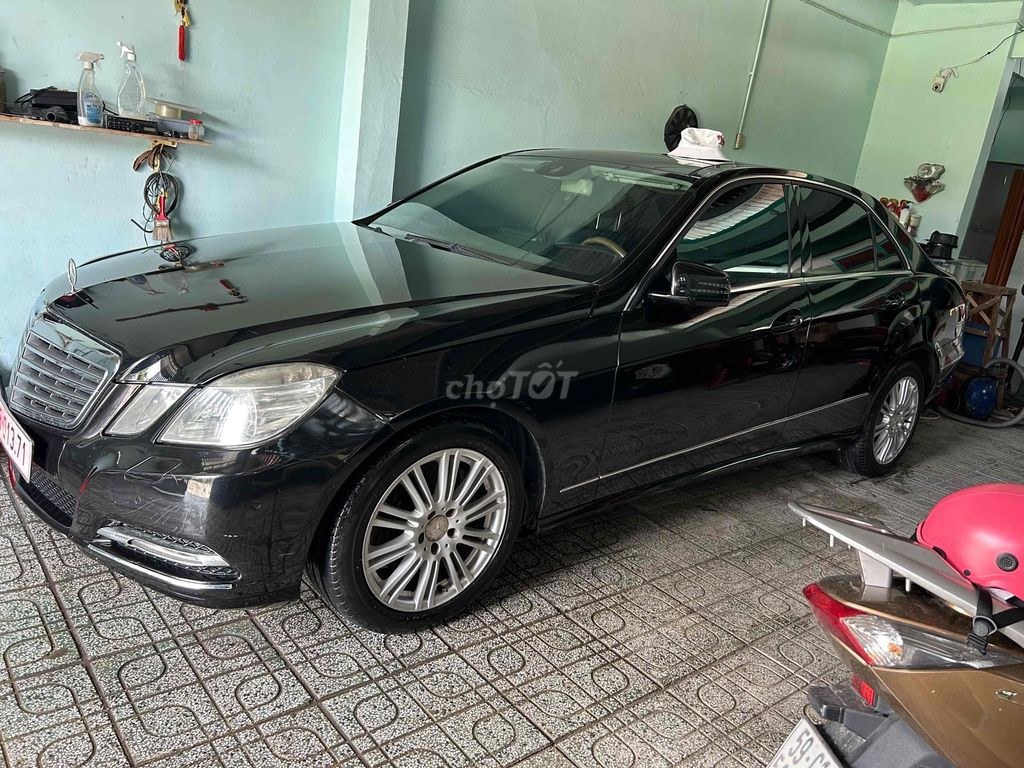 Mercedes Benz E Class 2011 - ảnh 1