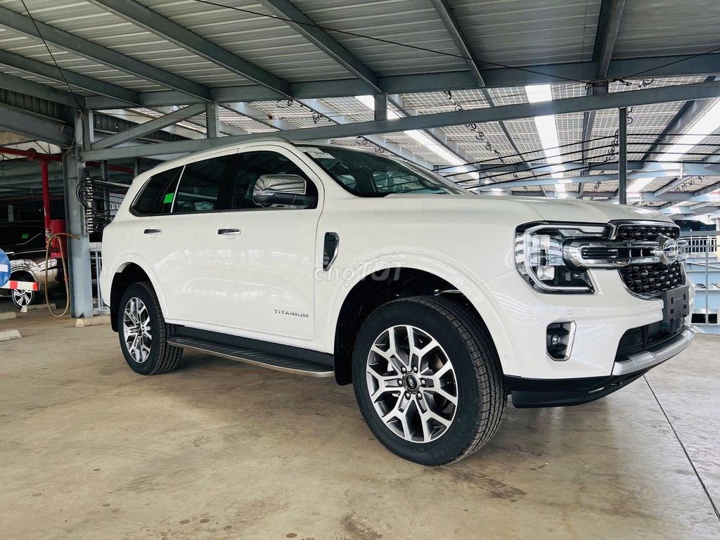Ford Everest 2026 - ảnh 1