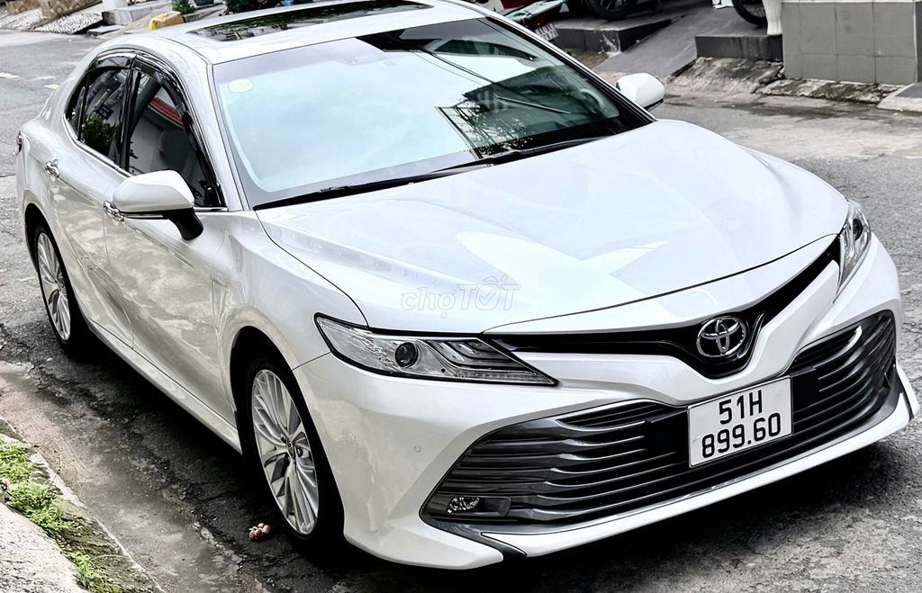 Toyota Camry 2021 - ảnh 2
