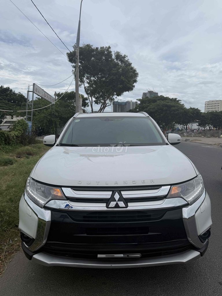 Mitsubishi Outlander 2018 - ảnh 1