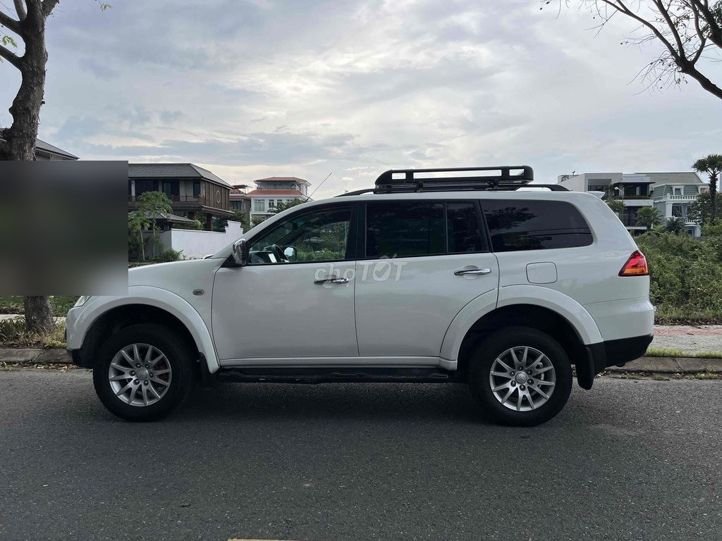 Mitsubishi Pajero Sport 2012 - ảnh 1