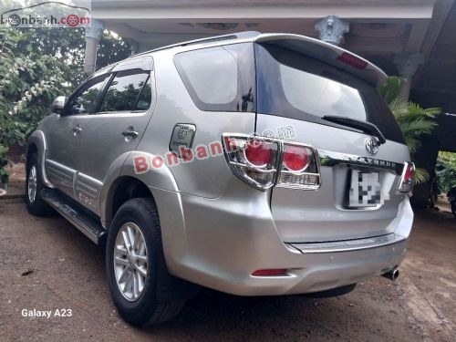 Toyota Fortuner 2.7V 4x2 AT 2013 - ảnh 2