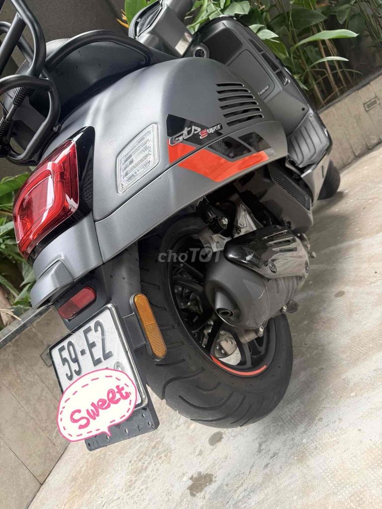 Vespa 2023 - ảnh 1