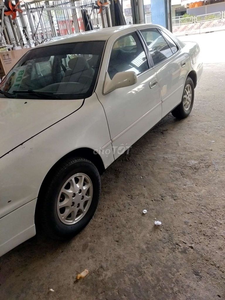 Toyota Camry 1992 - ảnh 1