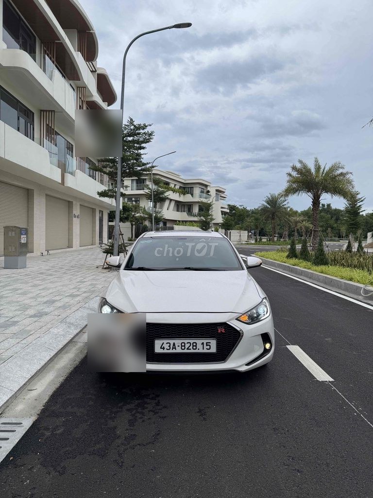 Hyundai Elantra 2018 - ảnh 1