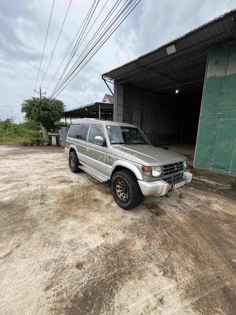 Mitsubishi Pajero 2006 - ảnh 2
