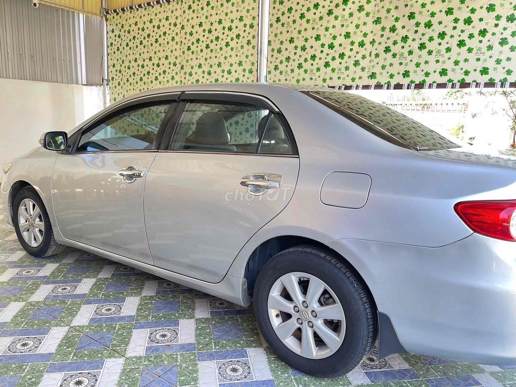 Toyota Corolla Altis 2011 - ảnh 3