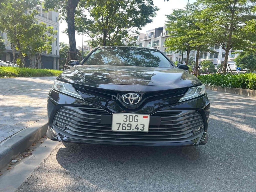 Toyota Camry 2020 - ảnh 1