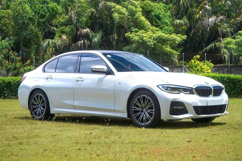 BMW 3 Series 2022 - ảnh 2