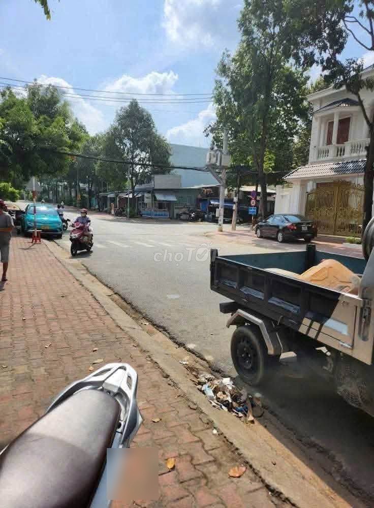Real estate in Bình Dương - photo 1