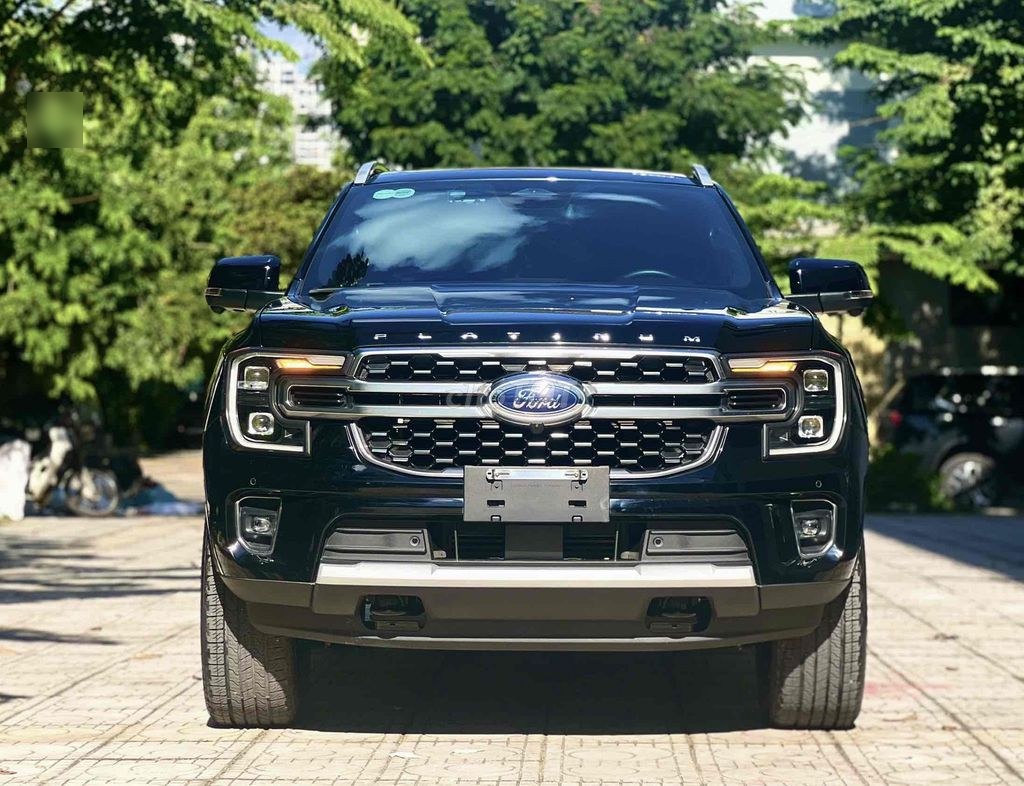 Ford Everest 2025 - ảnh 1