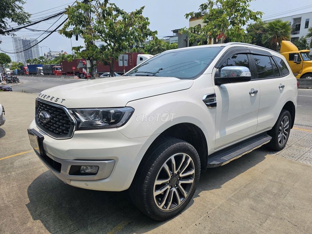 Ford Everest 2022 - ảnh 1