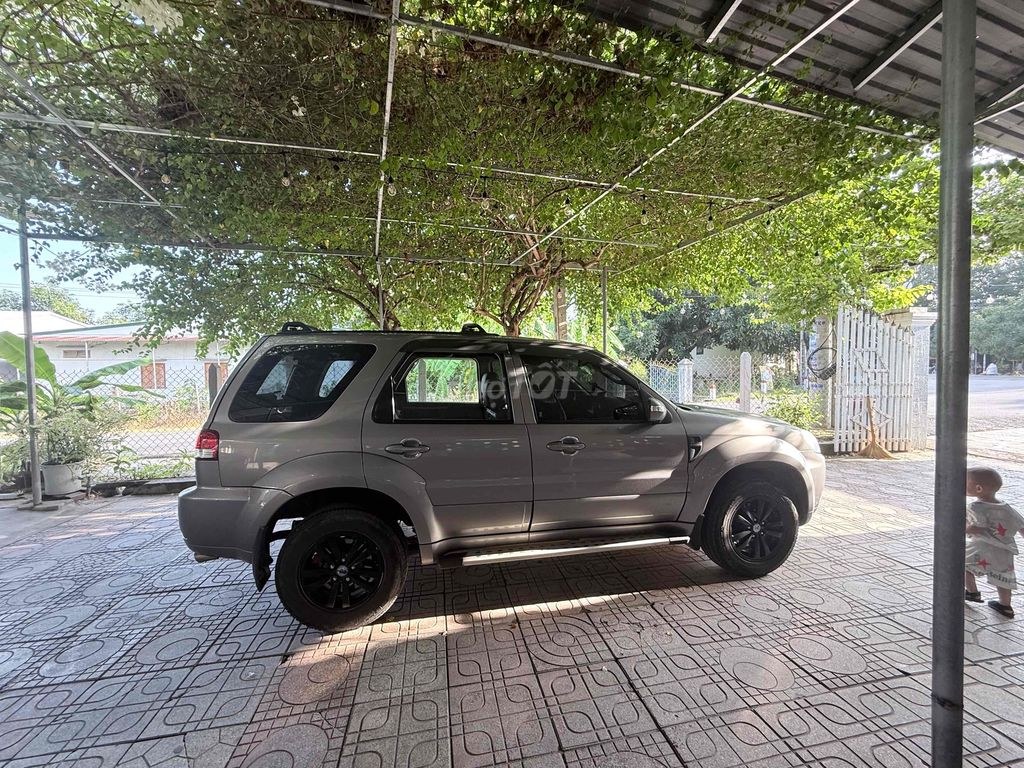 Ford Escape 2011 - ảnh 1