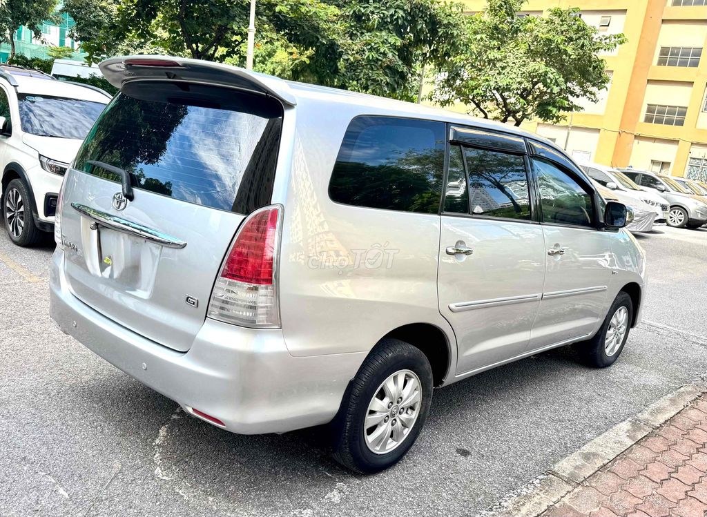 Toyota Innova 2011 - ảnh 3