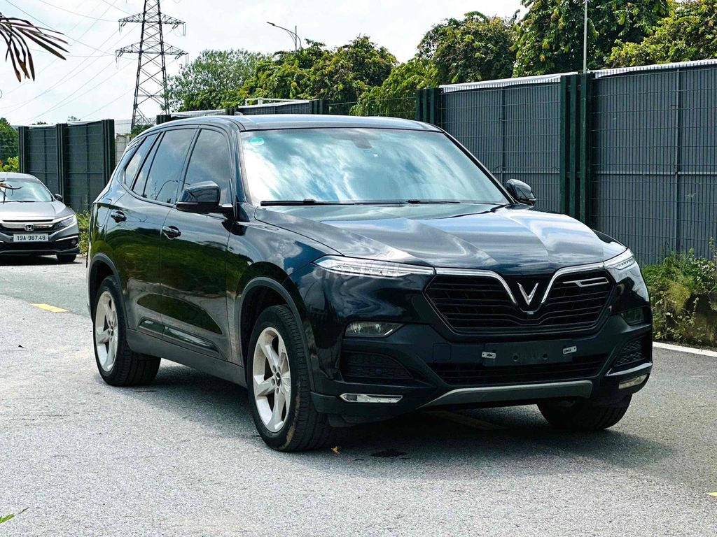 VinFast Lux SA2.0 2021 - ảnh 3