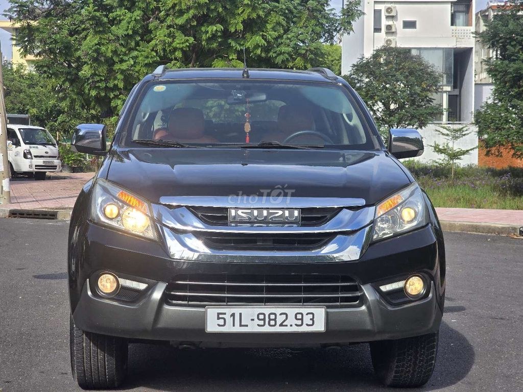 Isuzu Mu X 2017 - ảnh 1