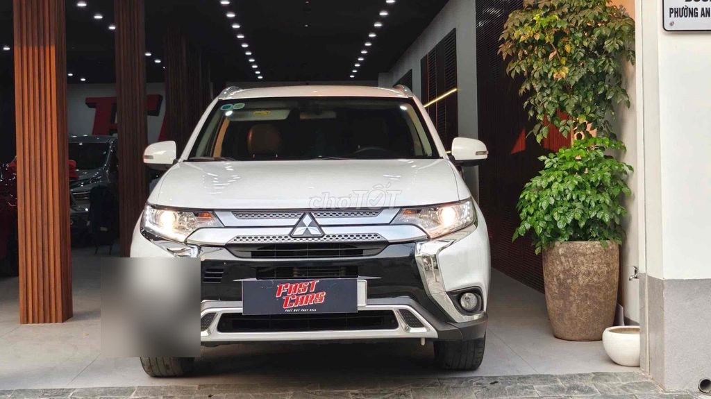 Mitsubishi Outlander 2020 - ảnh 1