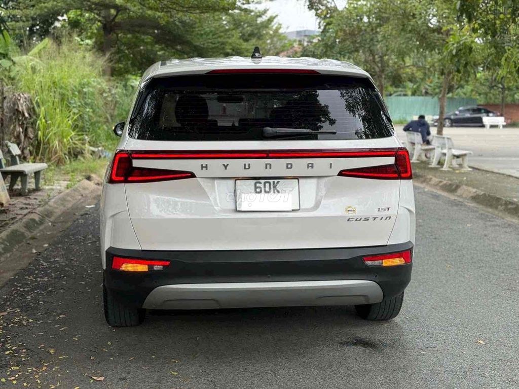Hyundai Custin 2023 - ảnh 3
