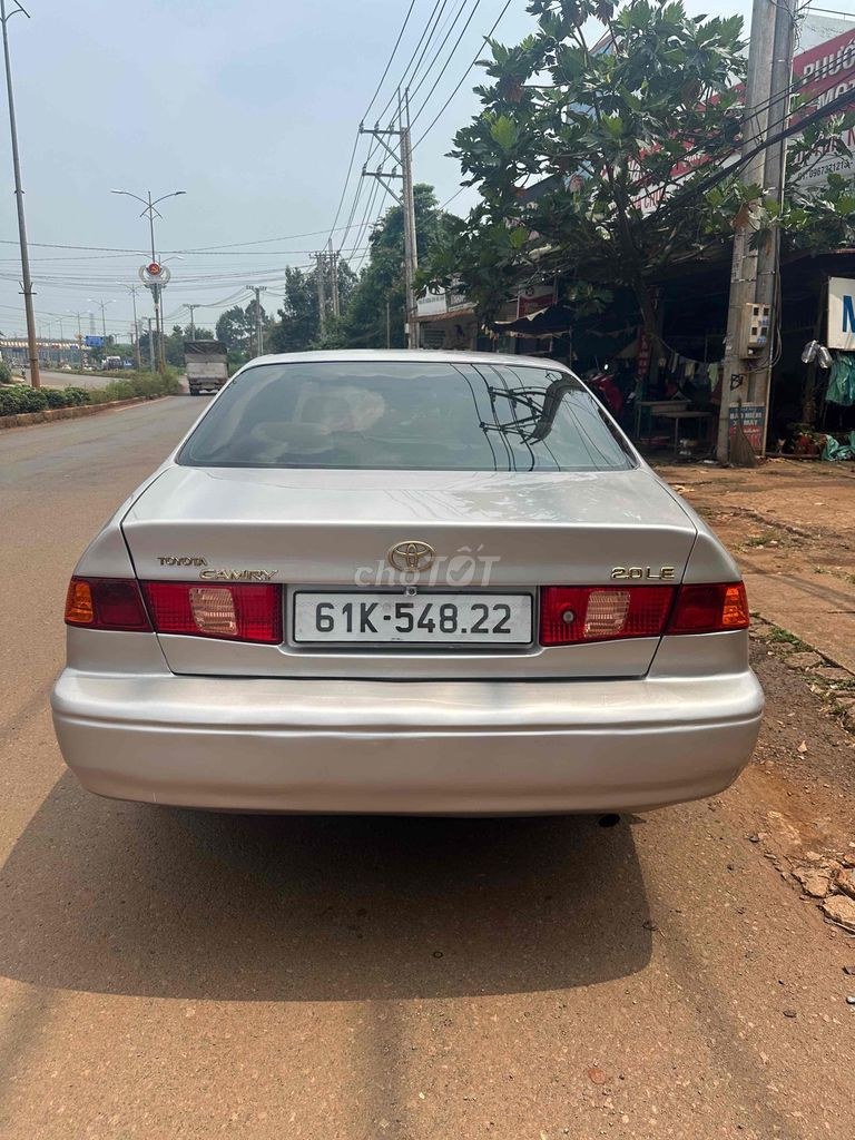 Toyota Camry 2001 - ảnh 2