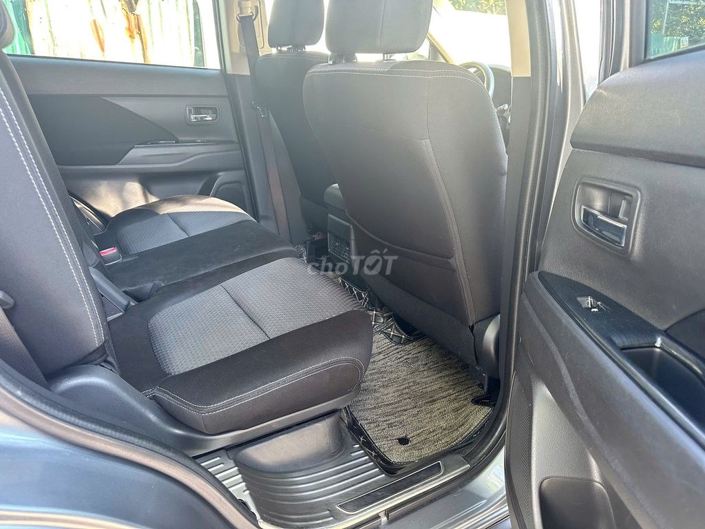 Mitsubishi Outlander 2019 - ảnh 1