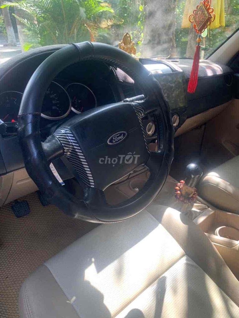 Ford Everest 2011 - ảnh 3