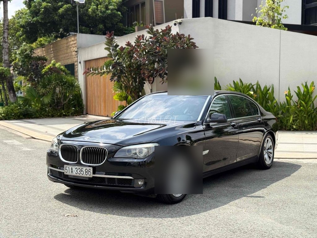 BMW 7 Series 2011 - ảnh 2