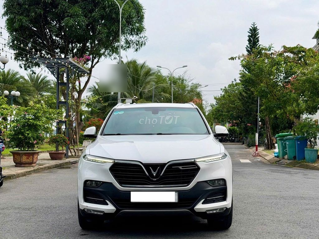 VinFast Lux SA2.0 2019 - ảnh 1