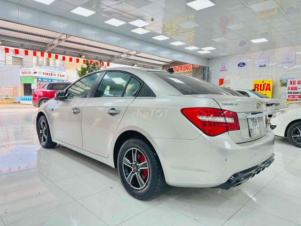 Chevrolet Cruze 2010 - ảnh 3