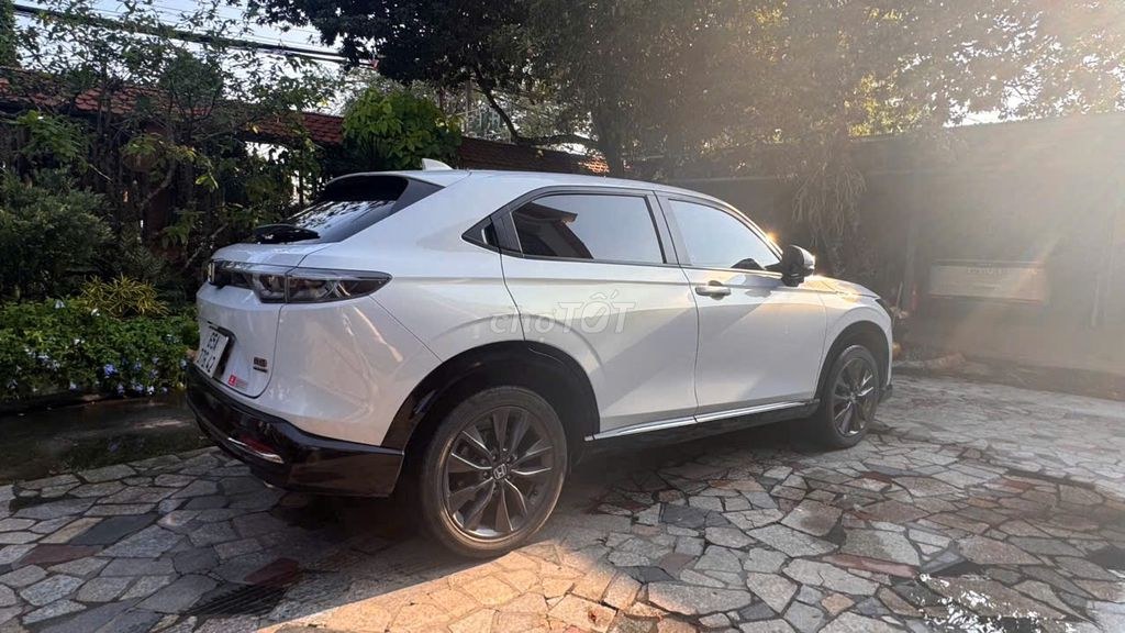 Honda HR-V 2023 - ảnh 1