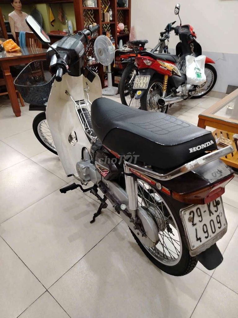 Honda 2000 - ảnh 1
