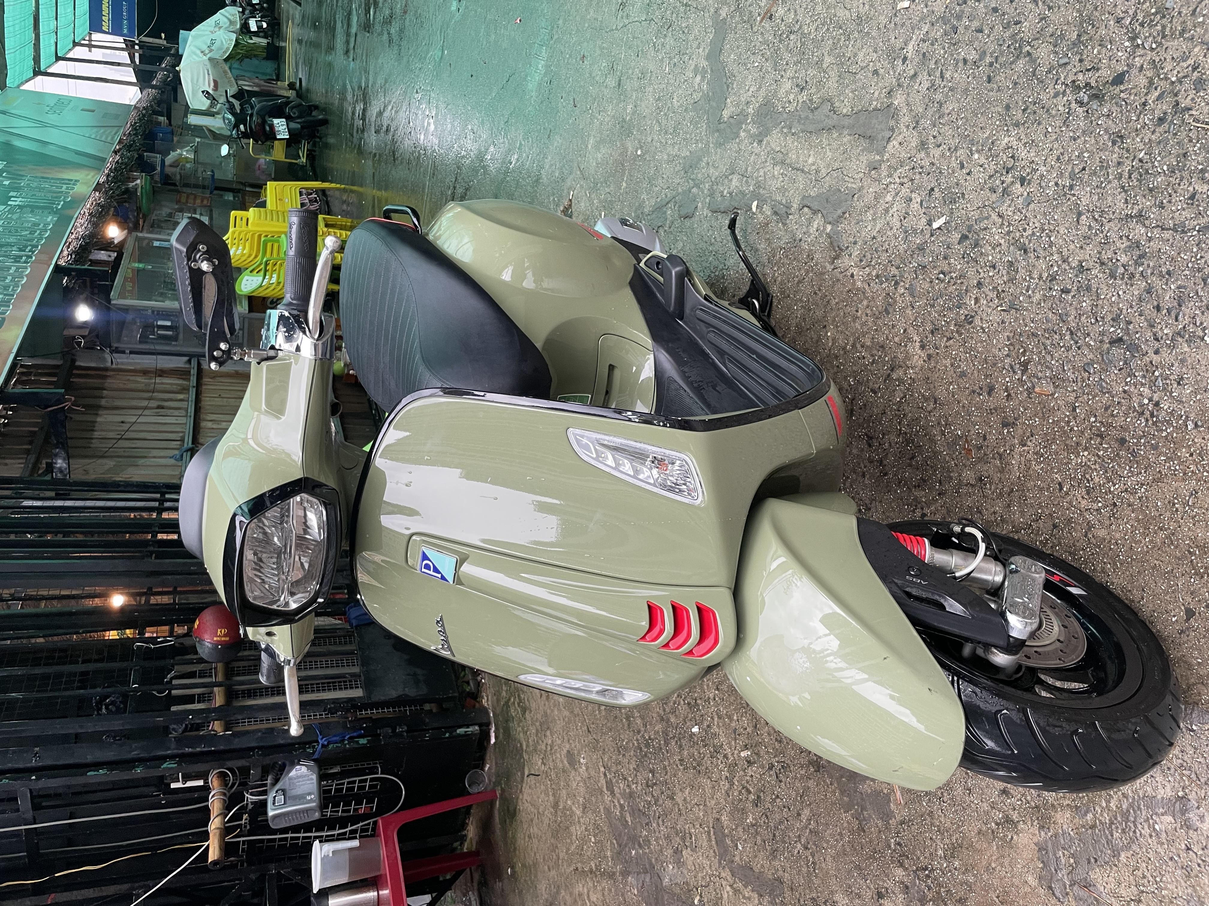 Vespa 2022 - ảnh 1