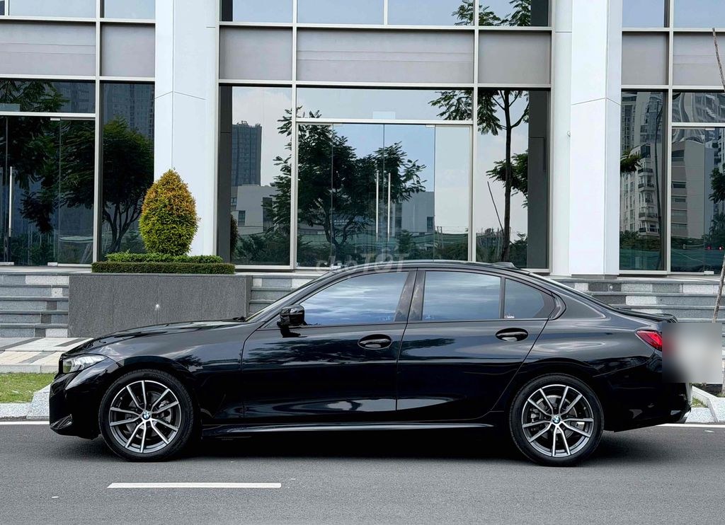BMW 3 Series 2023 - ảnh 3