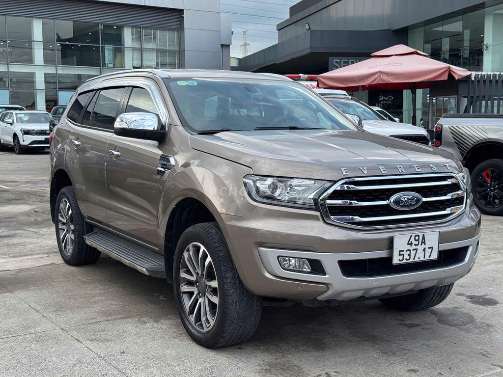 Ford Everest 2022 - ảnh 1