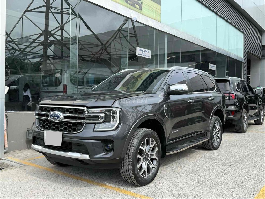 Ford Everest 2022 - ảnh 1