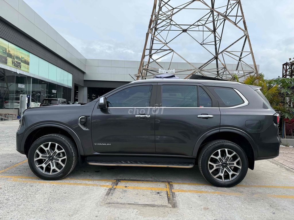 Ford Everest 2022 - ảnh 4