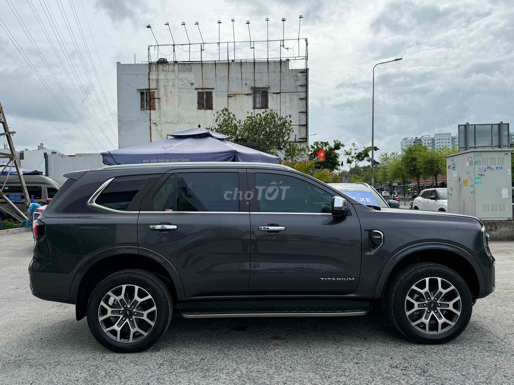 Ford Everest 2022 - ảnh 5