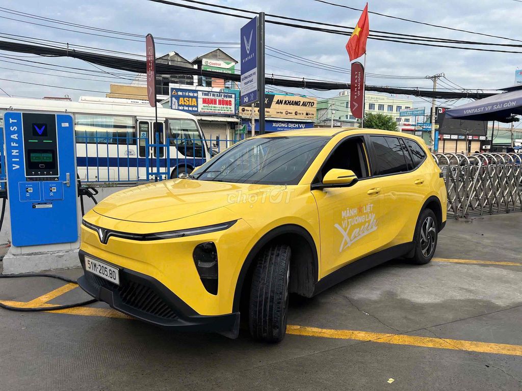VinFast Limo Green 2025 - ảnh 2