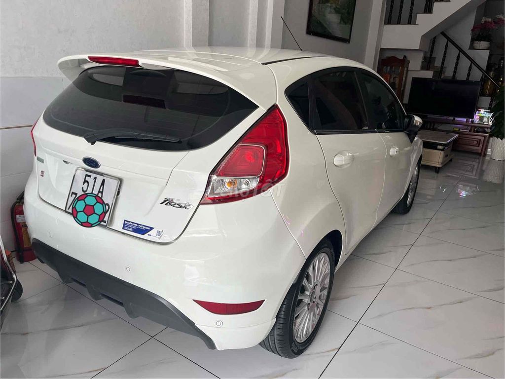 Ford Fiesta 2014 - ảnh 3