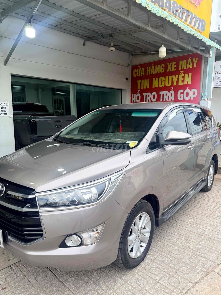 Toyota Innova 2.0E - ảnh 1