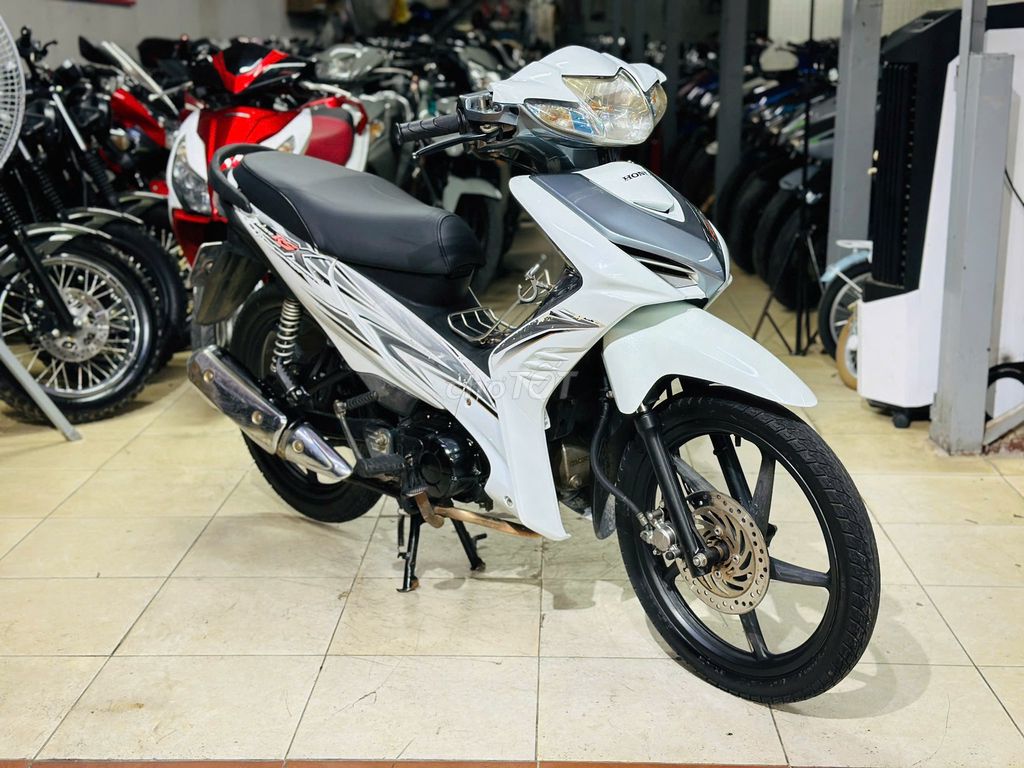 XE M 2011 - ảnh 1