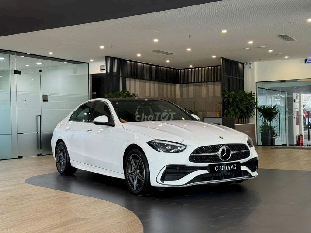 Mercedes-Benz - ảnh 1