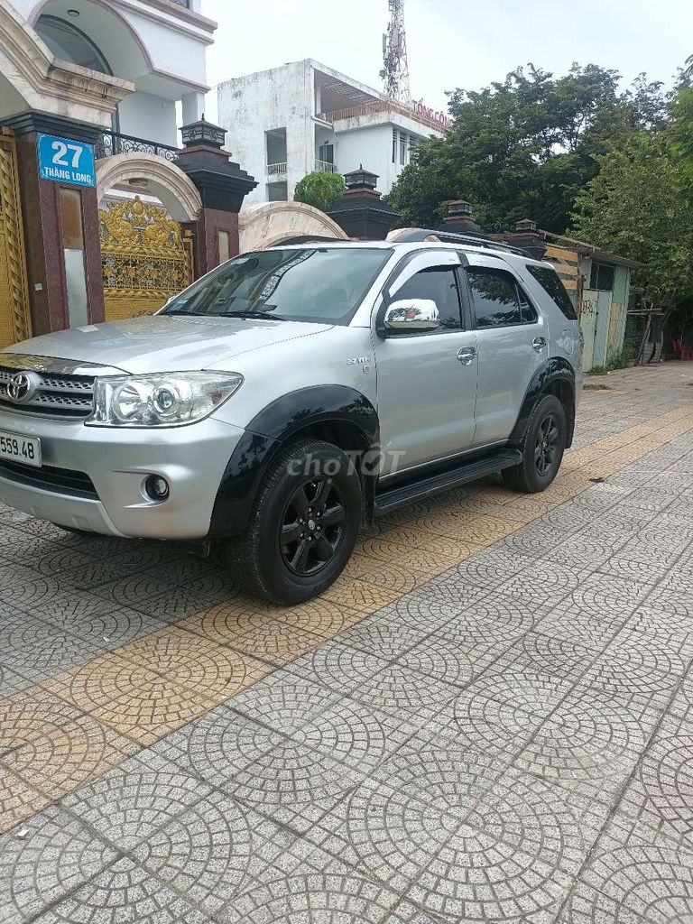 Toyota Fortuner 2009 - ảnh 3