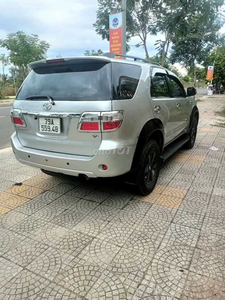 Toyota Fortuner 2009 - ảnh 5