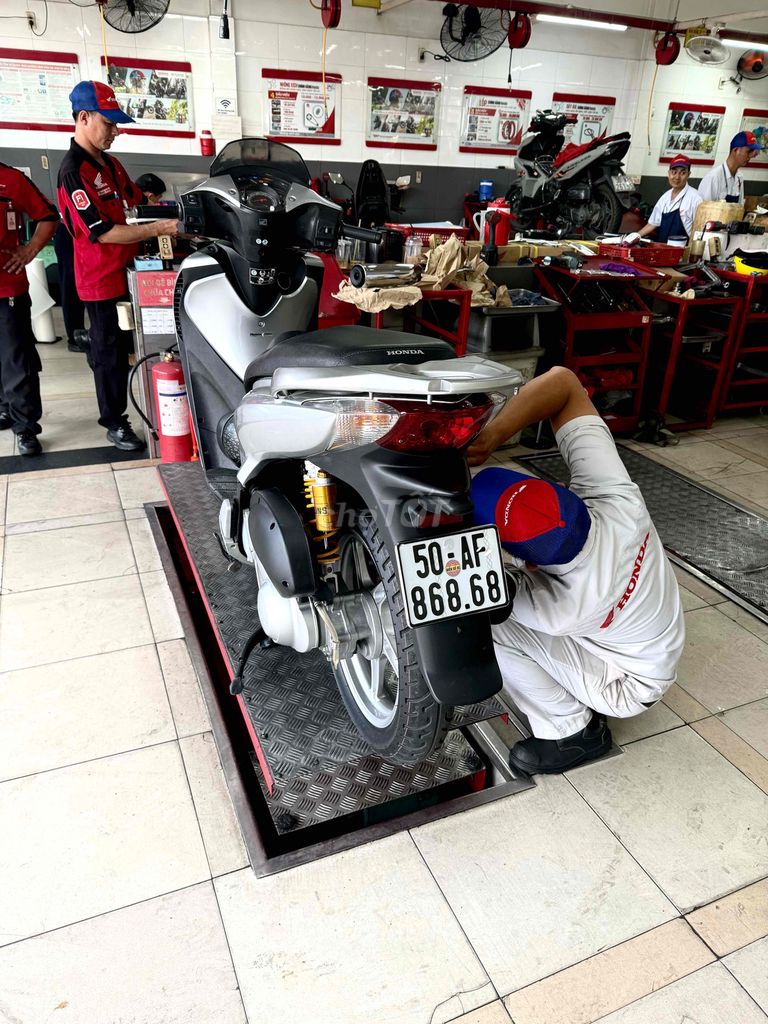 Honda SH 2011 - ảnh 2