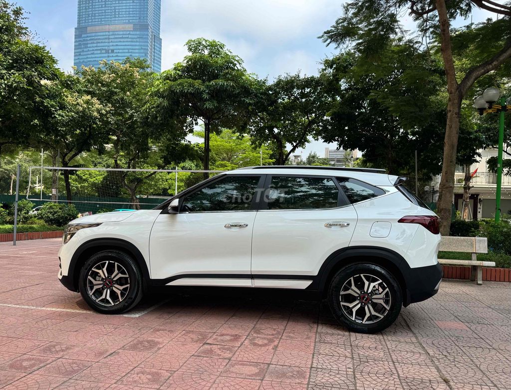 Kia Seltos - ảnh 1