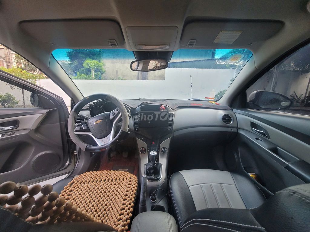 Chevrolet Cruze 2011 - ảnh 2