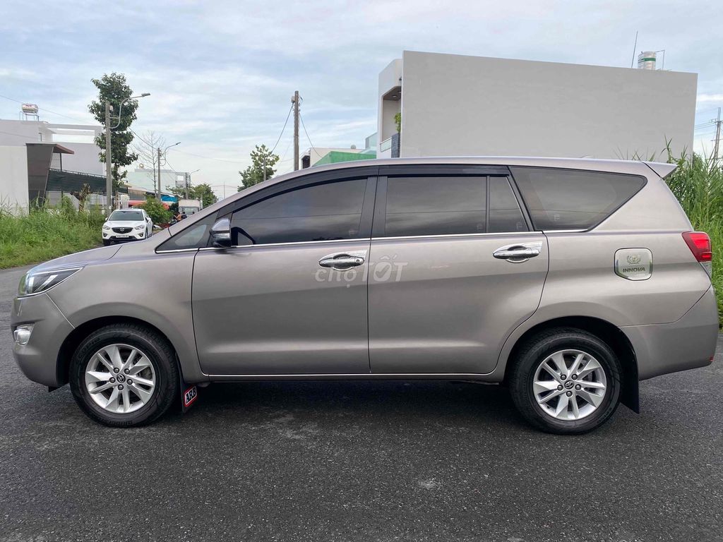 Toyota Innova G - ảnh 2
