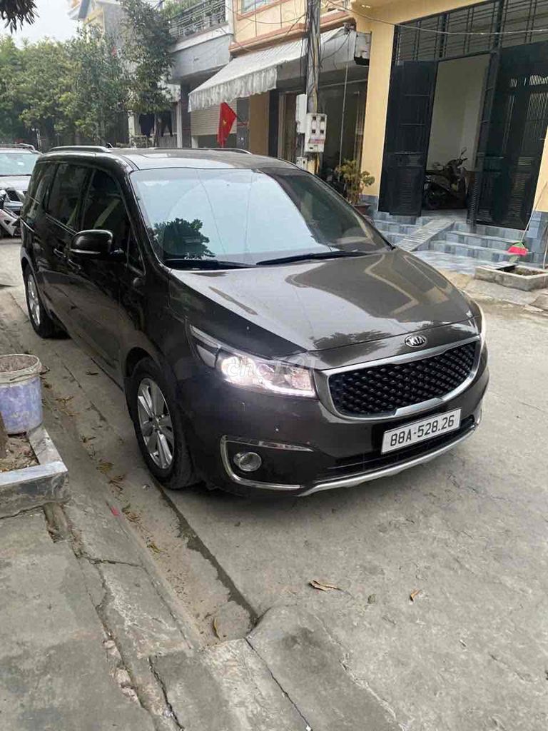 Kia Sedona - ảnh 4